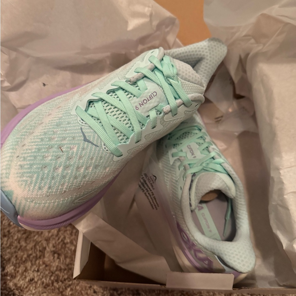 Hoka Clifton 9